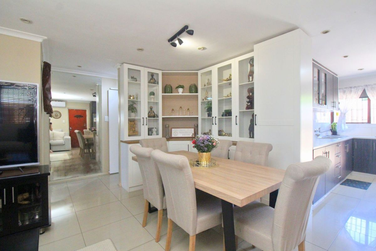 House For Sale in Rouxville - Photo 2