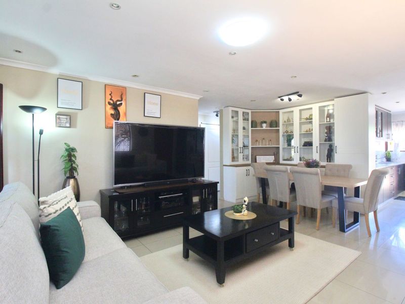 House For Sale in Rouxville - Photo 4