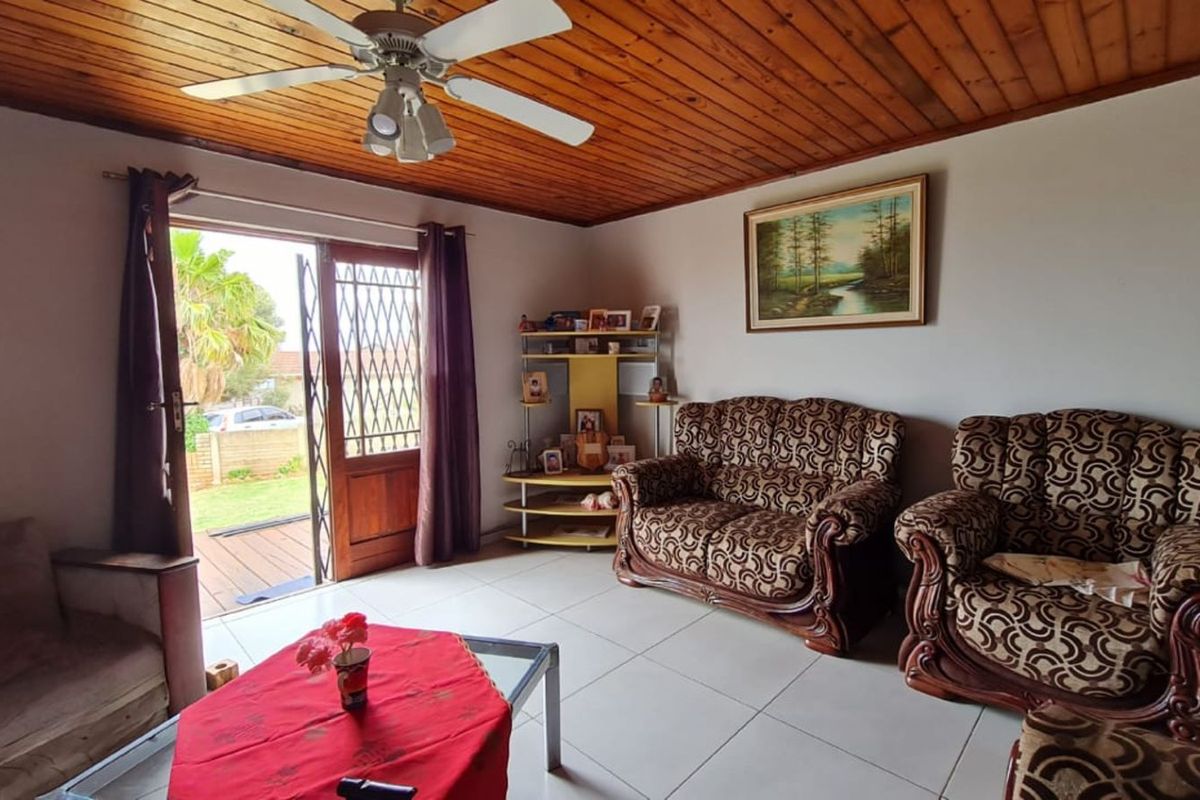 House For Sale in Mossel Bay Ext 26 - Photo 4