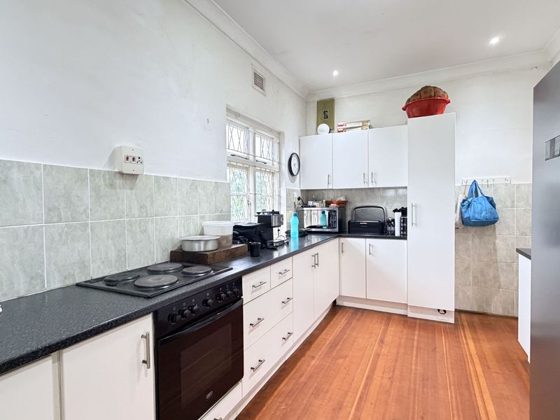 House For Sale in Sea View - Photo 3