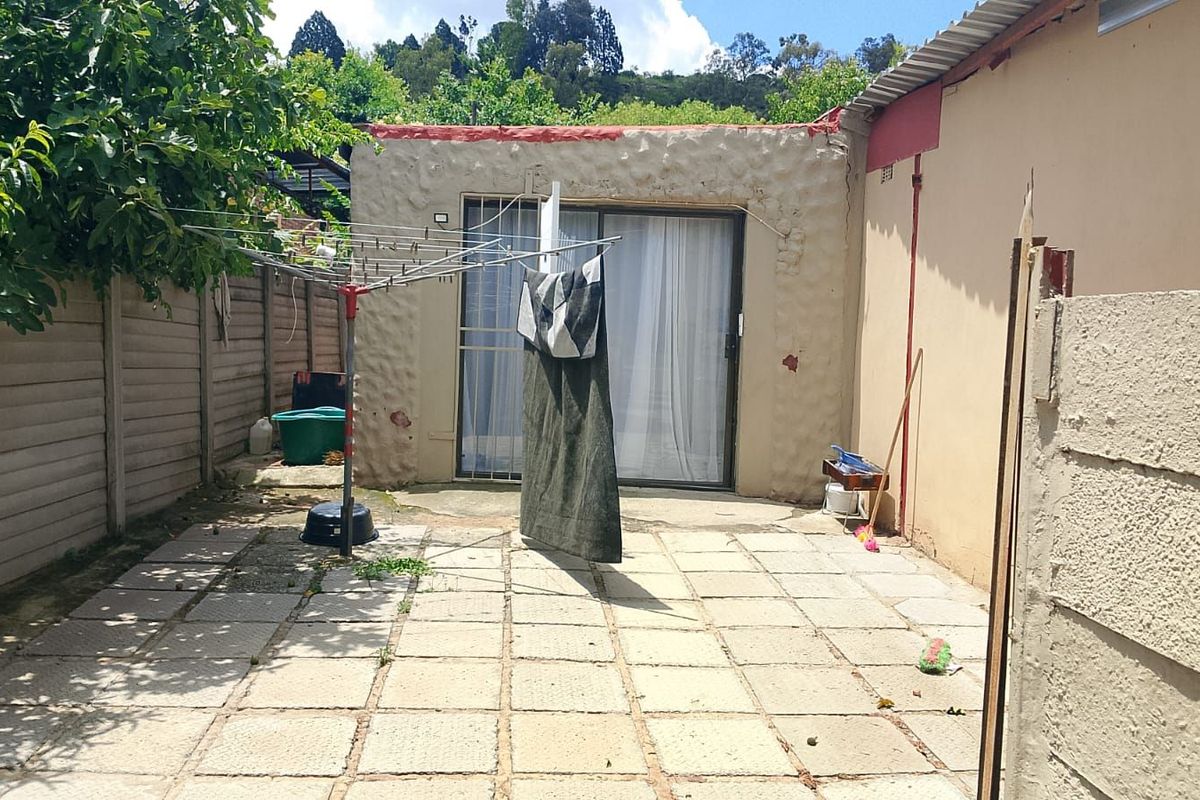 House For Sale in Senekal Central - Photo 2