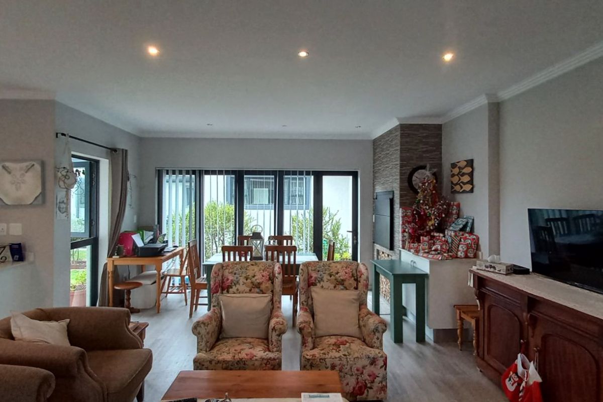 House For Sale in Diaz Beach - Photo 2