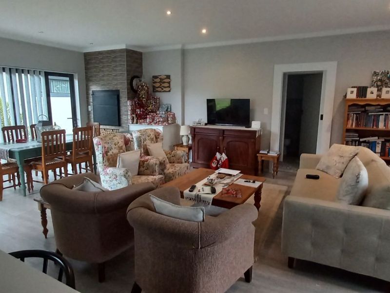 House For Sale in Diaz Beach - Photo 3