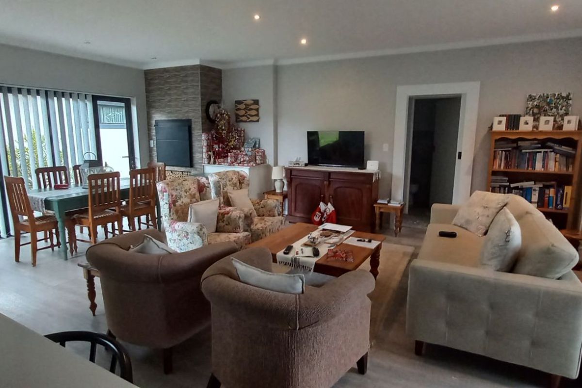 House For Sale in Diaz Beach - Photo 3