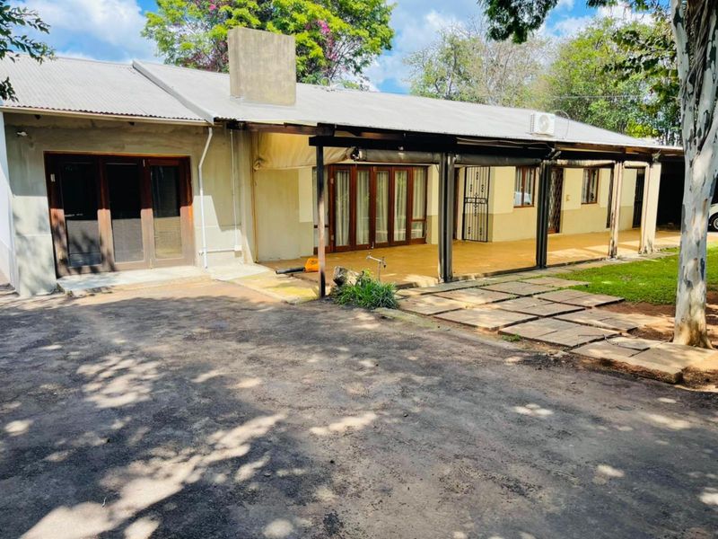 House For Sale in Lyttelton Manor - Photo 2