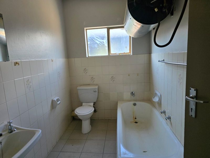 Guest House For Sale in Polokwane Central - Photo 9
