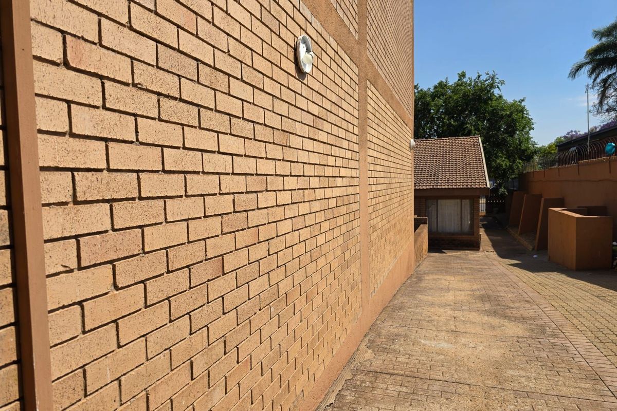 Guest House For Sale in Polokwane Central - Photo 5
