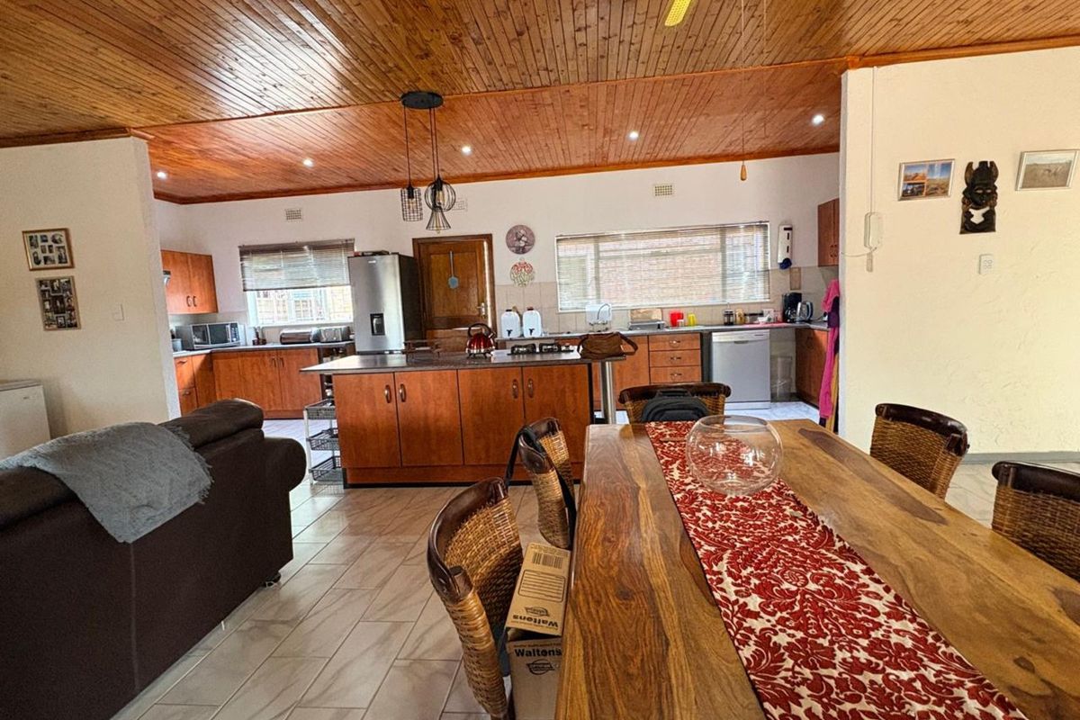 House For Sale in Verwoerdpark - Photo 2