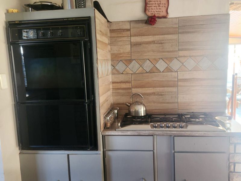 House For Sale in Ladybrand Central - Photo 6