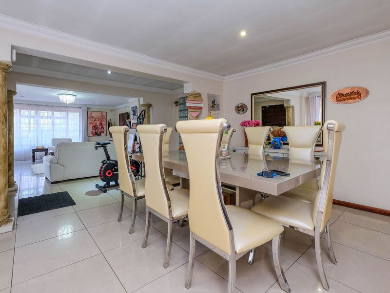 House For Sale in Sunninghill - Photo 10