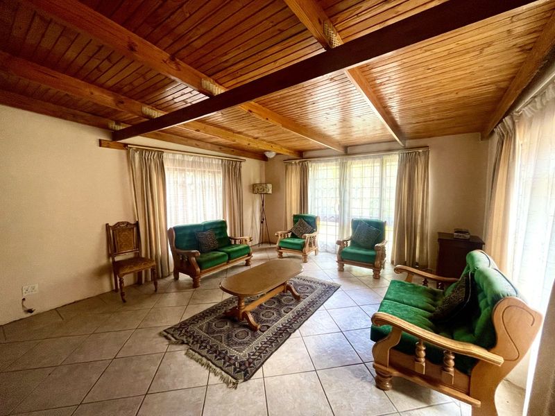 House For Sale in Wierda Park - Photo 5