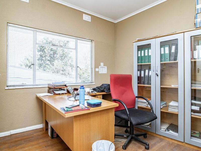 Commercial For Sale in Bredasdorp Central - Photo 8