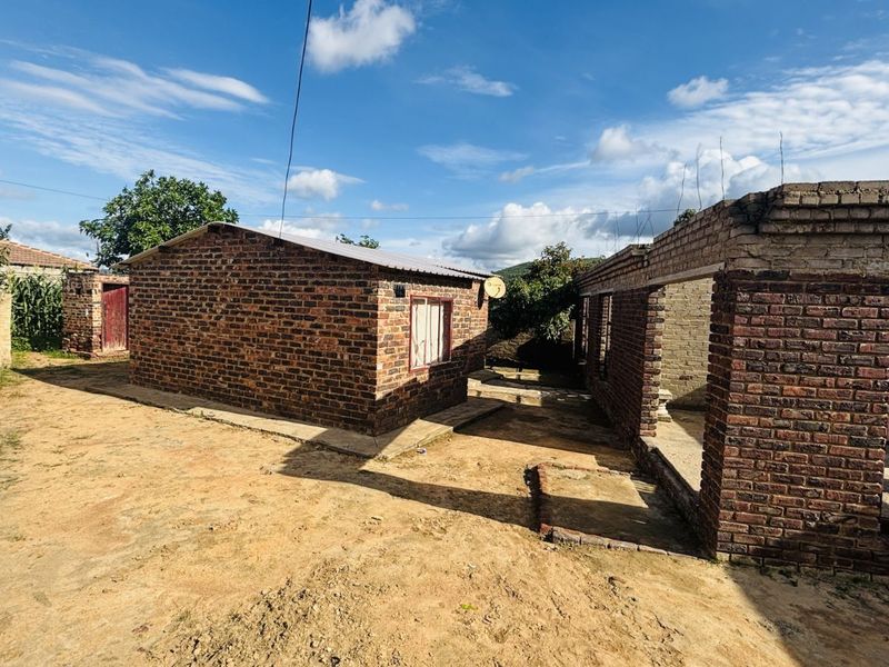 House For Sale in Nkowankowa - Photo 4