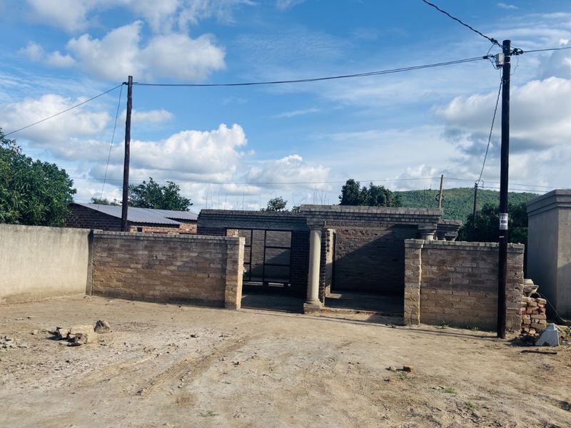 House For Sale in Nkowankowa - Photo 2