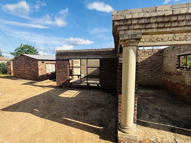 House For Sale in Nkowankowa - Photo 5