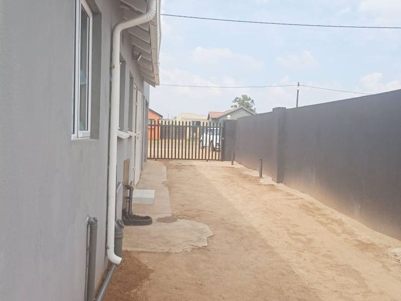 Apartment To Rent in Vosloorus Ext 6 - Photo 2