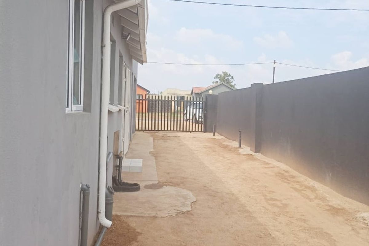 Apartment To Rent in Vosloorus Ext 6 - Photo 2