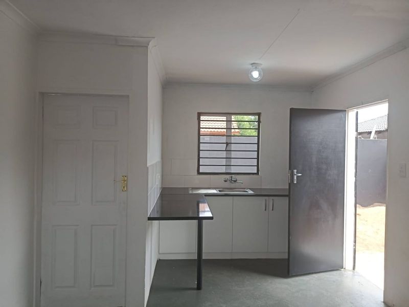 Apartment To Rent in Vosloorus Ext 6 - Photo 5