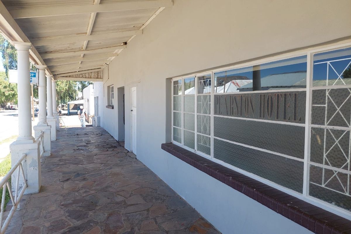 Hotel For Sale in Pearston Central - Photo 2