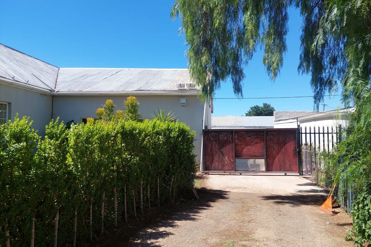 Hotel For Sale in Pearston Central - Photo 5