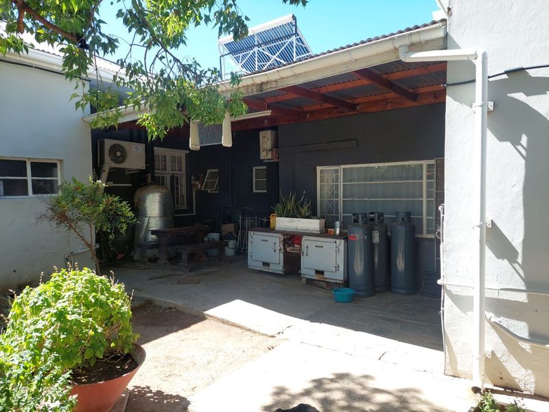 Hotel For Sale in Pearston Central - Photo 3