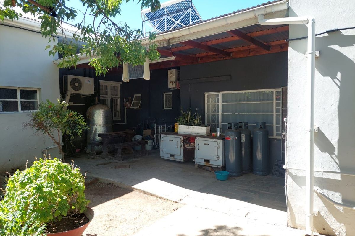 Hotel For Sale in Pearston Central - Photo 3