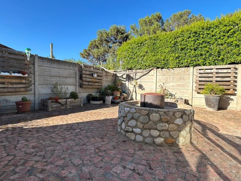 House For Sale in Riversdale Central - Photo 2