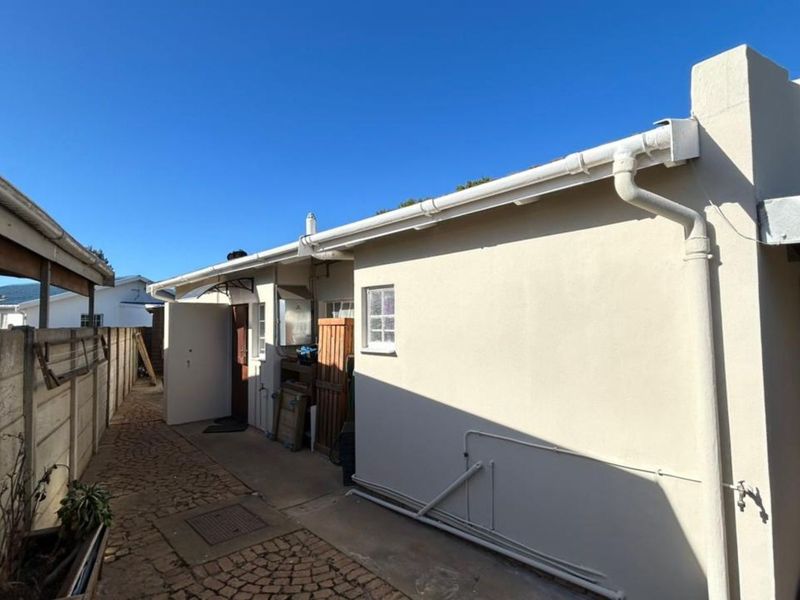 House For Sale in Riversdale Central - Photo 3
