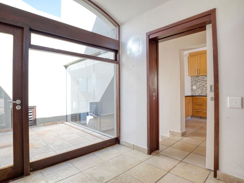 Apartment For Sale in Oubaai - Photo 2