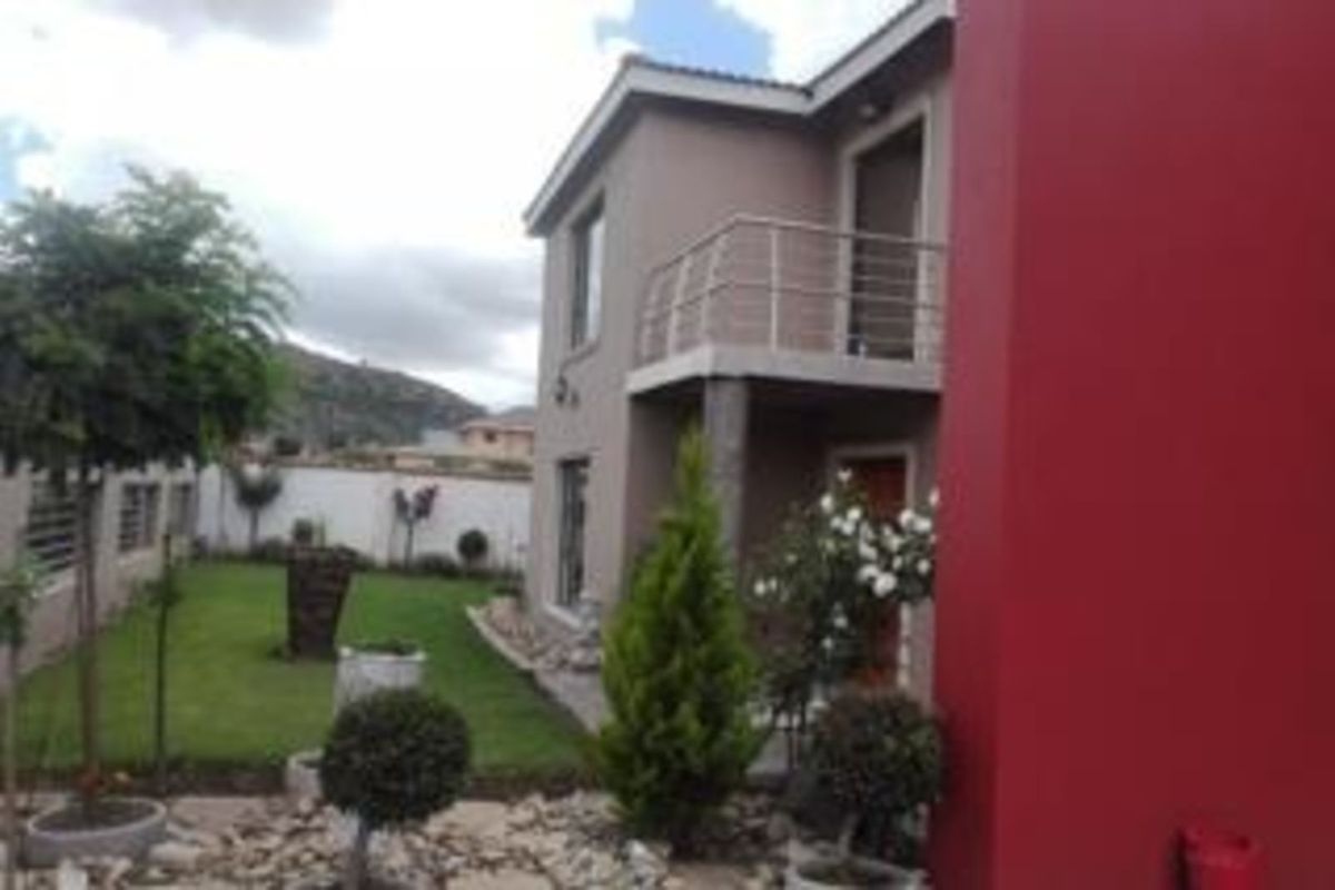 House For Sale in Ladybrand Central - Photo 4