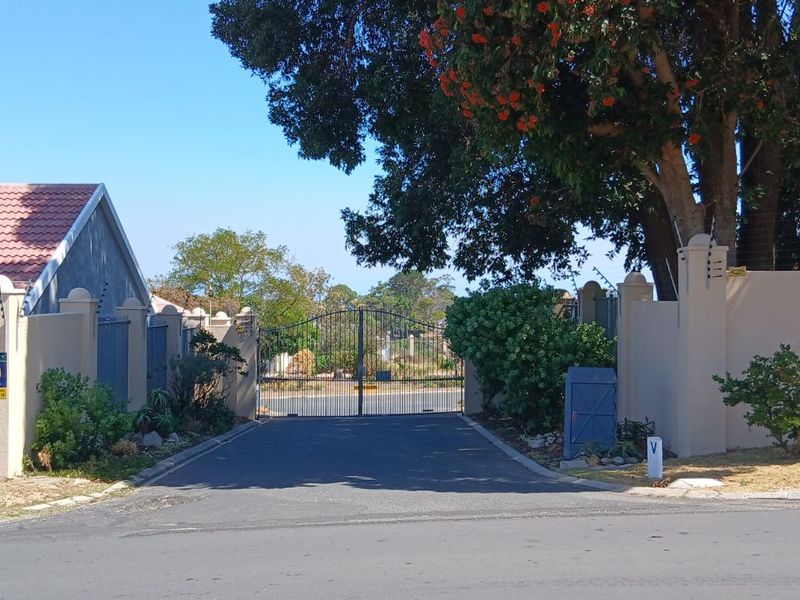 House For Sale in Kleinmond Central - Photo 4