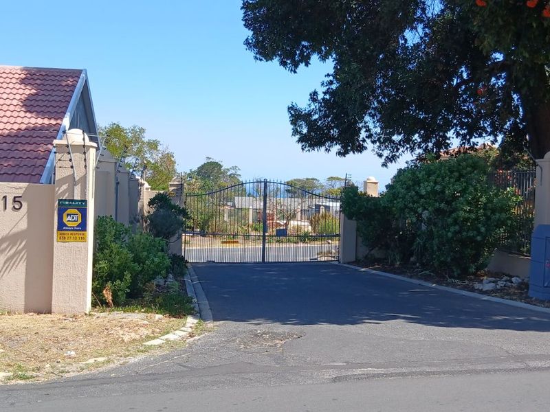 House For Sale in Kleinmond Central - Photo 2