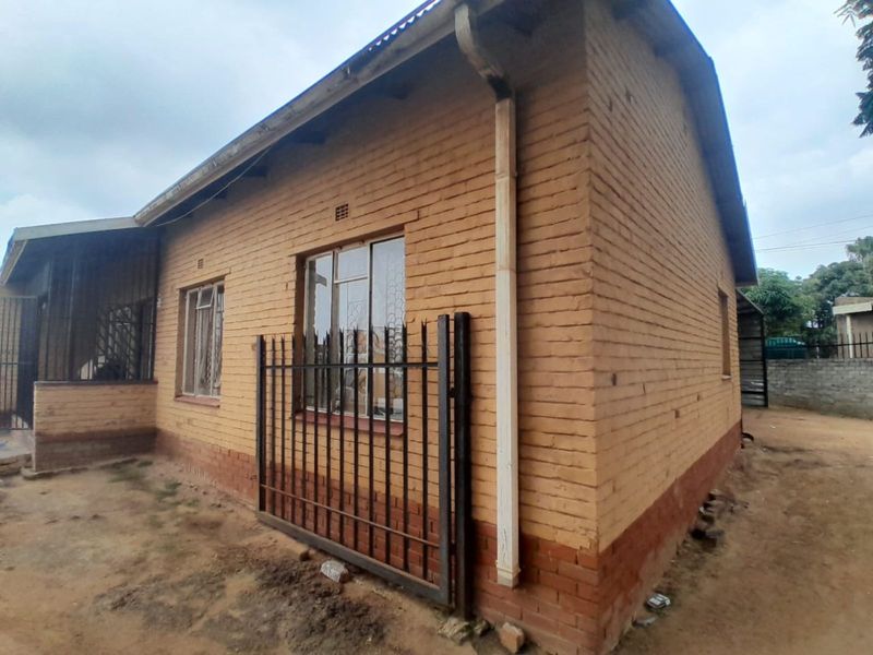 House For Sale in Temba Central - Photo 4