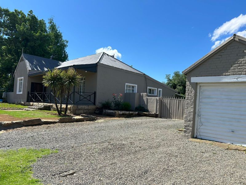 House For Sale in Ladybrand Central - Photo 4