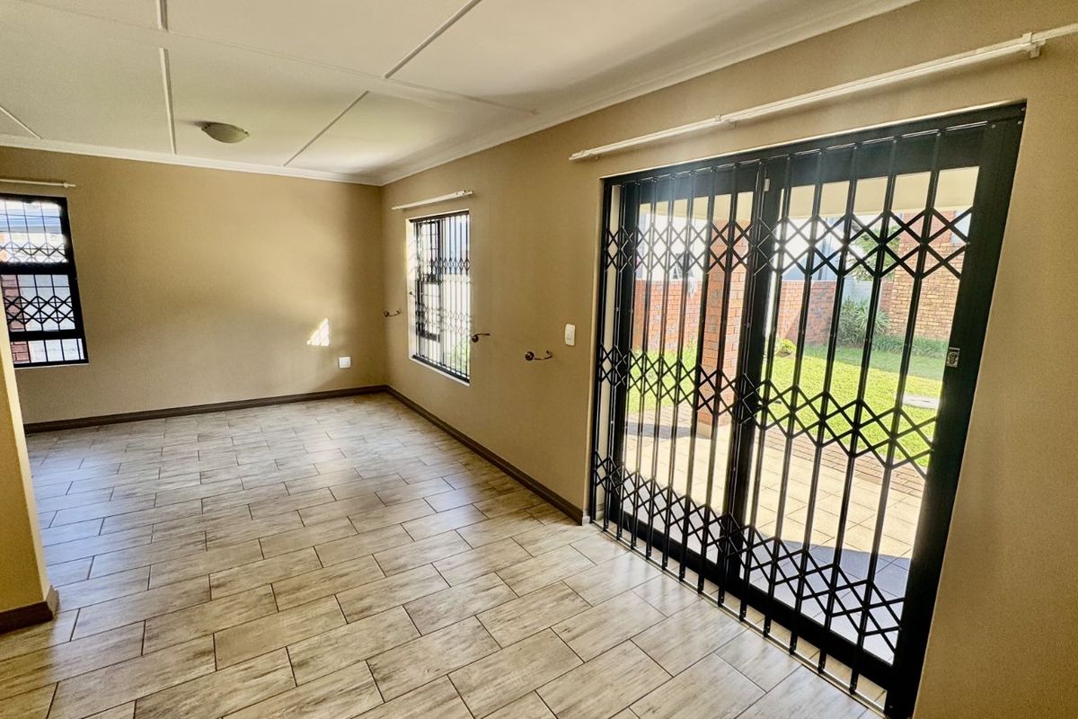 Townhouse To Rent in Amberfield - Photo 4