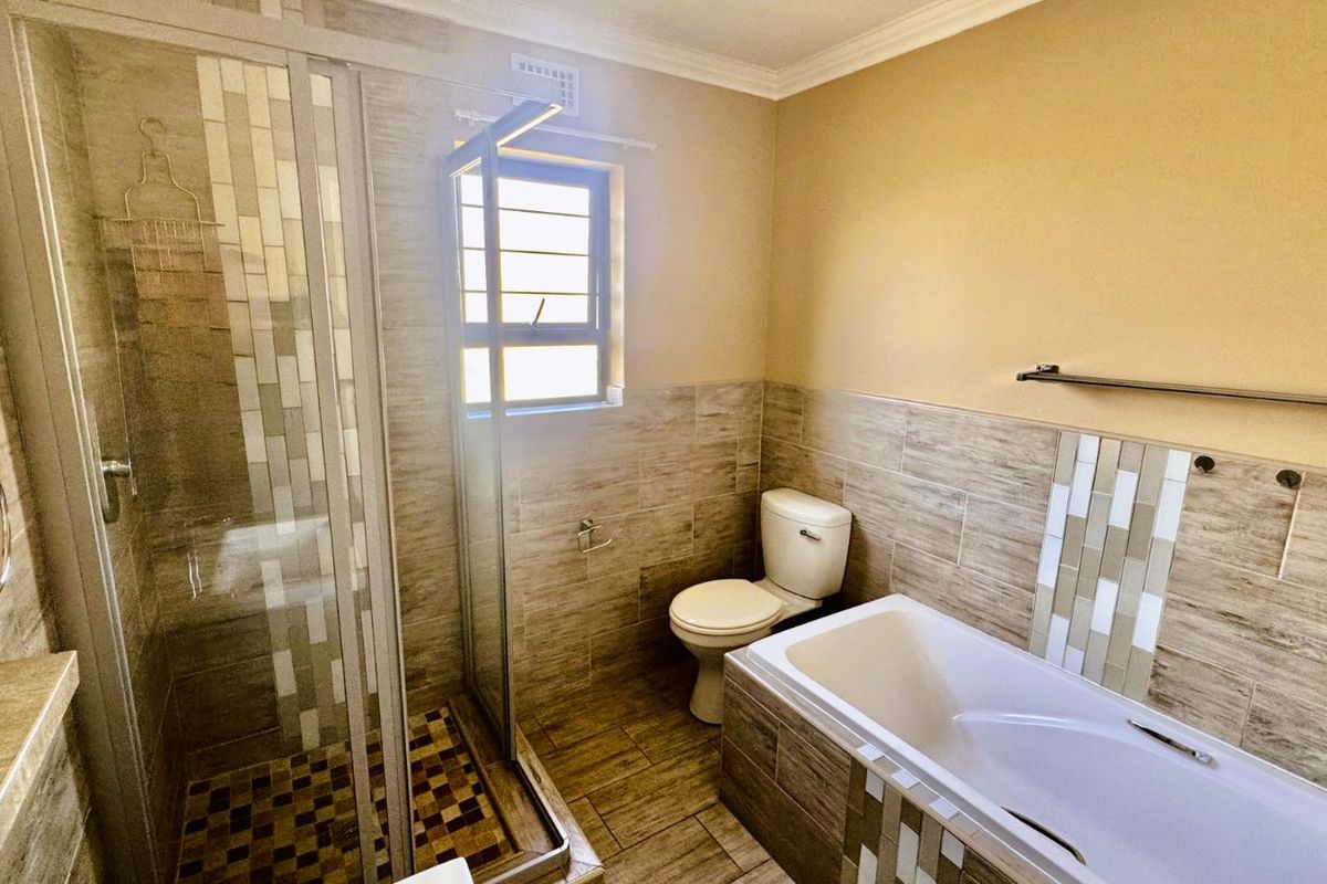 Townhouse To Rent in Amberfield - Photo 3