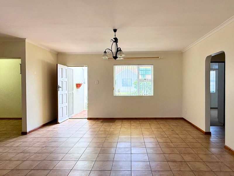 Townhouse For Sale in Franskraal - Photo 6