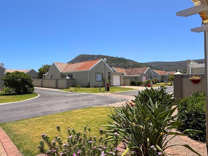 Townhouse For Sale in Franskraal - Photo 4