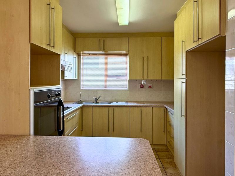 Townhouse For Sale in Franskraal - Photo 7
