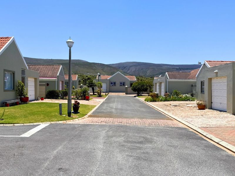 Townhouse For Sale in Franskraal - Photo 3