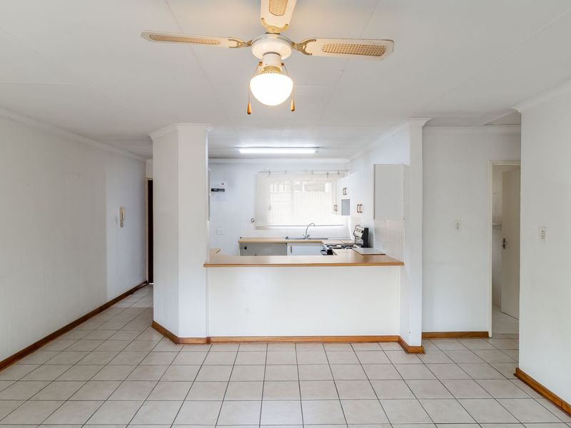 Townhouse For Sale in Ferndale - Photo 5