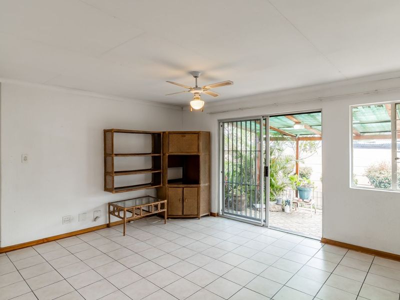 Townhouse For Sale in Ferndale - Photo 7