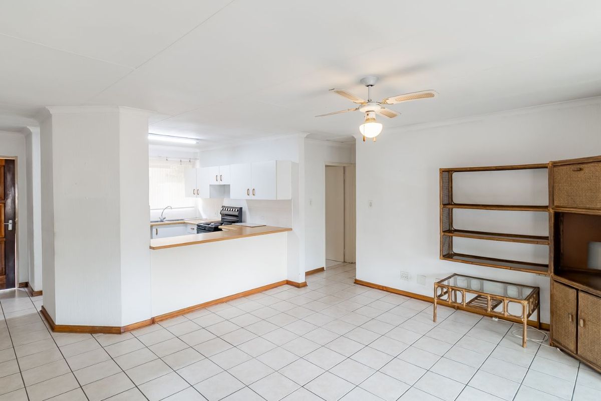 Townhouse For Sale in Ferndale - Photo 4