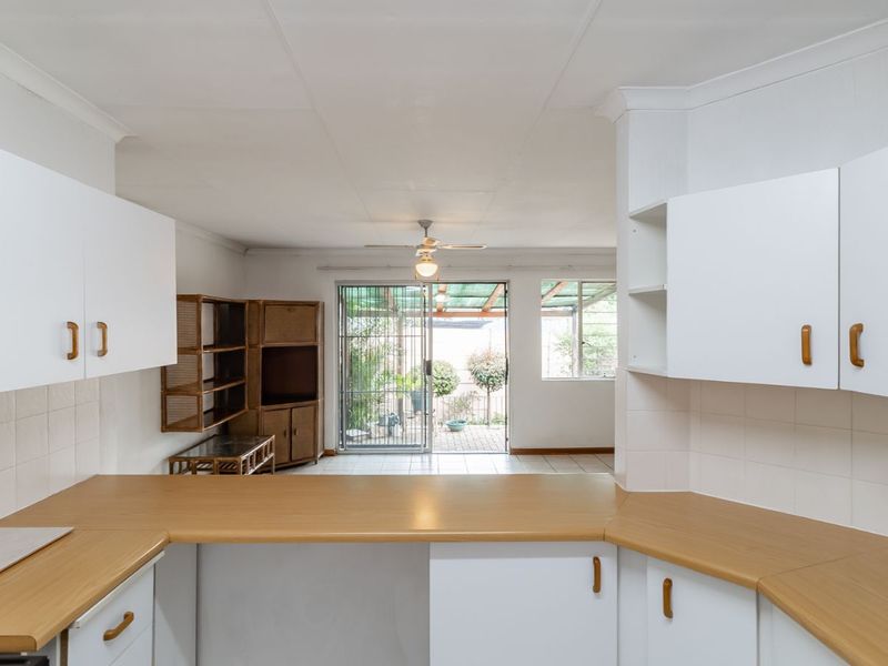 Townhouse For Sale in Ferndale - Photo 10