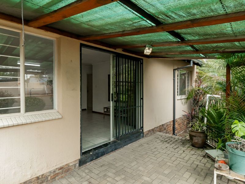 Townhouse For Sale in Ferndale - Photo 3