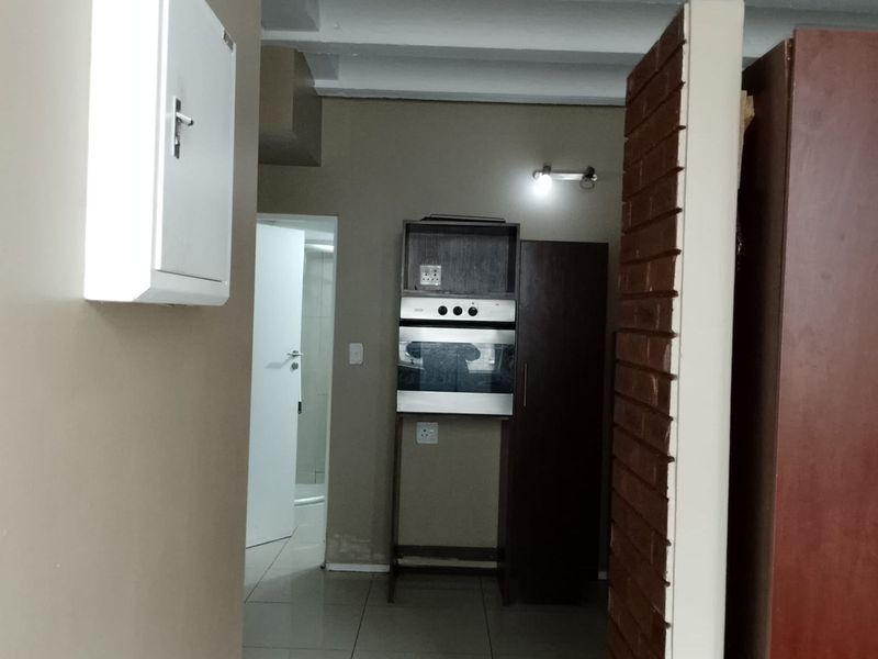 Apartment For Sale in Braamfontein - Photo 3
