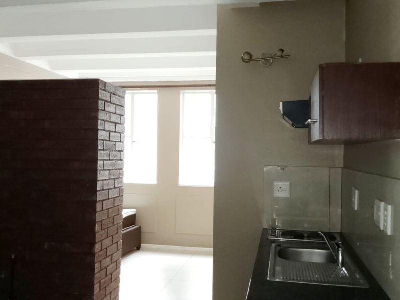 Apartment For Sale in Braamfontein - Photo 4
