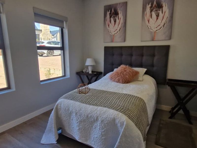 House For Sale in Hartland Lifestyle Estate - Photo 5