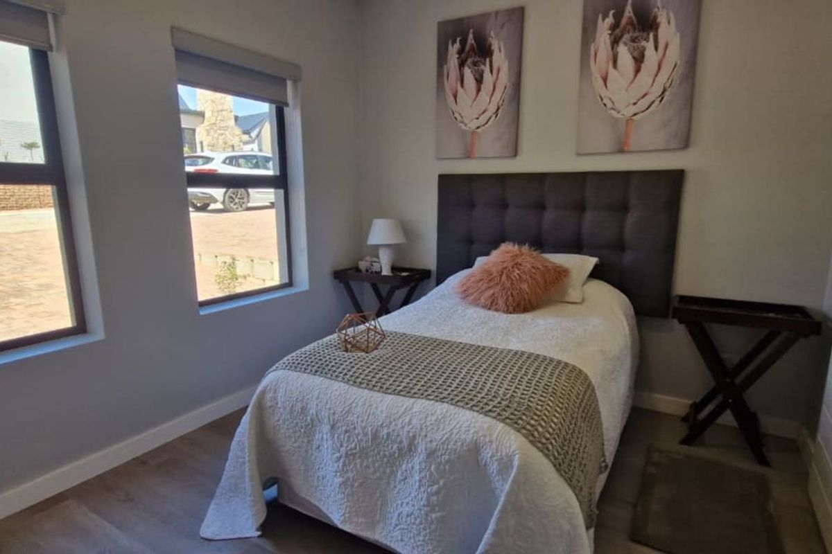 House For Sale in Hartland Lifestyle Estate - Photo 5