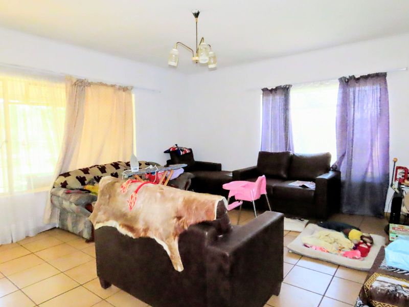 House For Sale in Ventersdorp Central - Photo 2